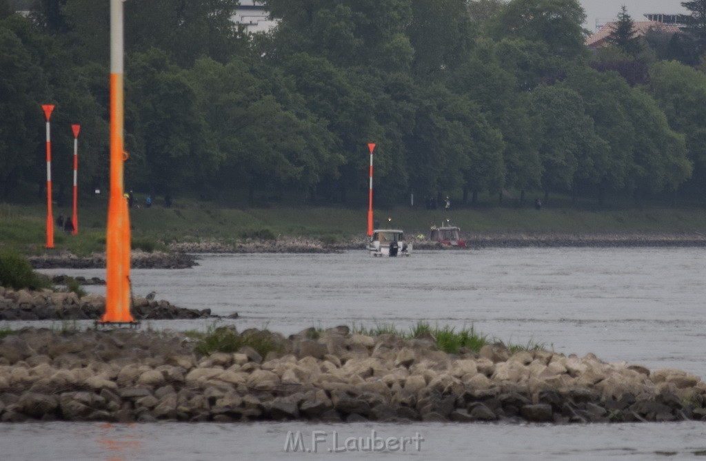 PRhein Koeln Porz Ensen Schwimmer untergegangen P044.JPG - Miklos Laubert